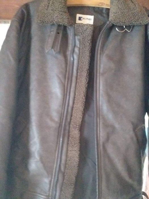 Vand geaca de blană foarte calduroasa