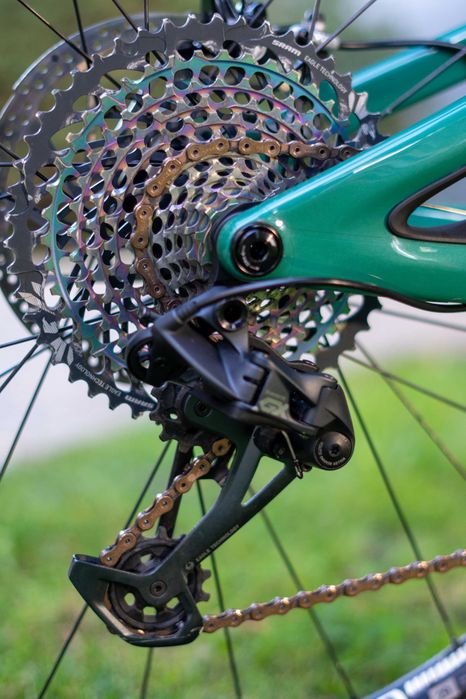 Yeti SB140 2025 Carbon, Върхов клас Enduro/Trail велосипед. Rock Shox Lyric Ultimate, Vivid Ultimate, Industry Nine, Bike Yoke, Race Face