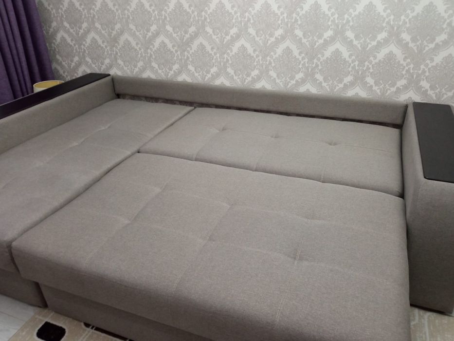 Продам Диван сеого цвета