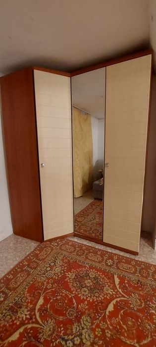 Угловой шкаф      .