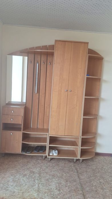 Продам шкаф в прихожую