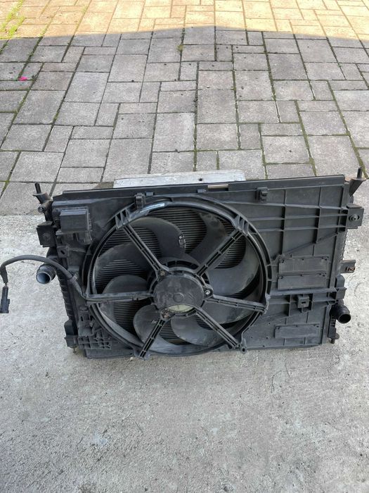 Vand set radiatoare cu electroventilatie . Peugeot 3008  II MOTOR 2 Litri