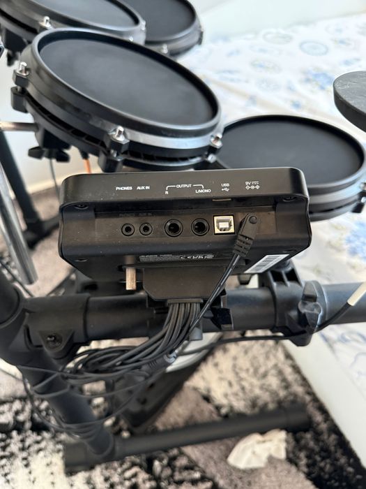 Продавам електрически барабани”Alesis Turbo module”