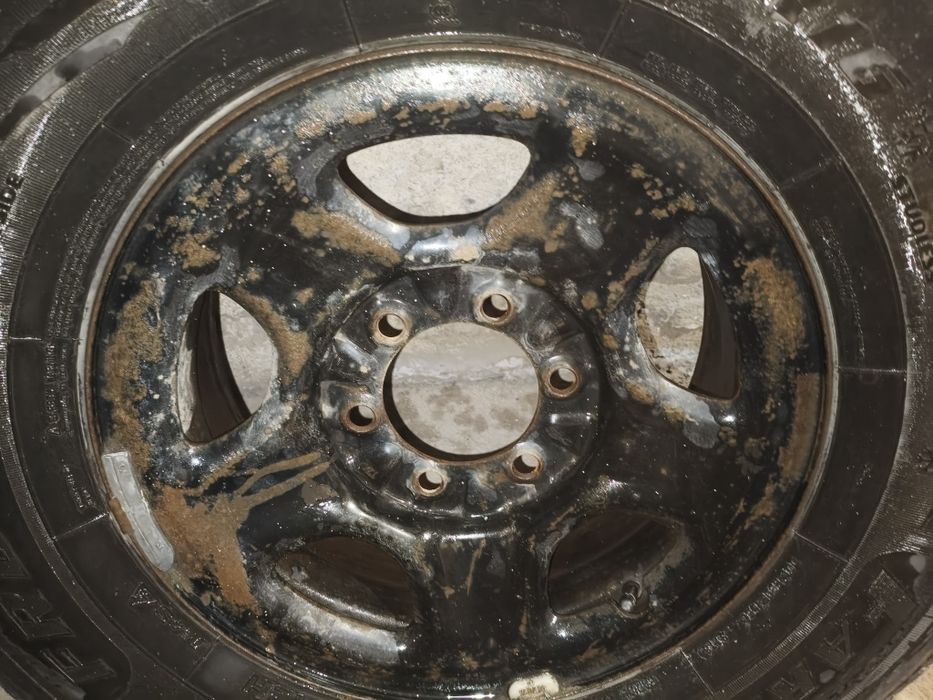 Продам зимние шины на дисках