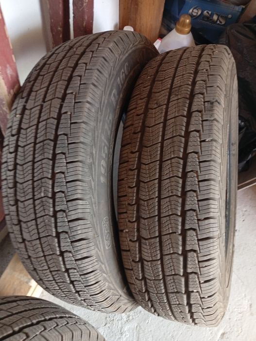 Vind două cauciucuri 195 /75 R 16 ceuri