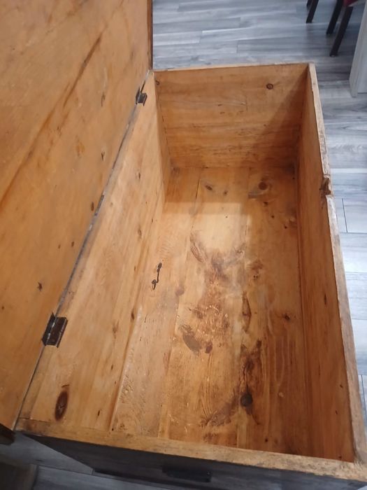 Lada de zestre veche