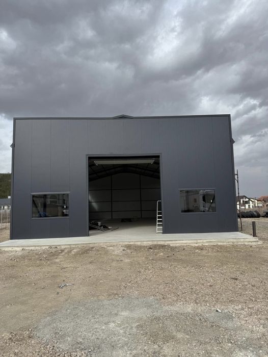 Vand și construiesc o gama larga de hale sau structuri metalice noi ne