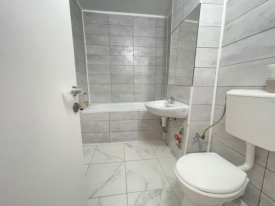 Zona Nord (Selgros) , 2 camere ,etaj 3.