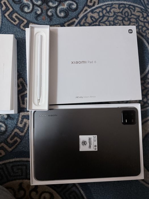 Срочно Xiaomi vs mi pad 6 yaxshi xolatda  ruchkasiyam bor origainal