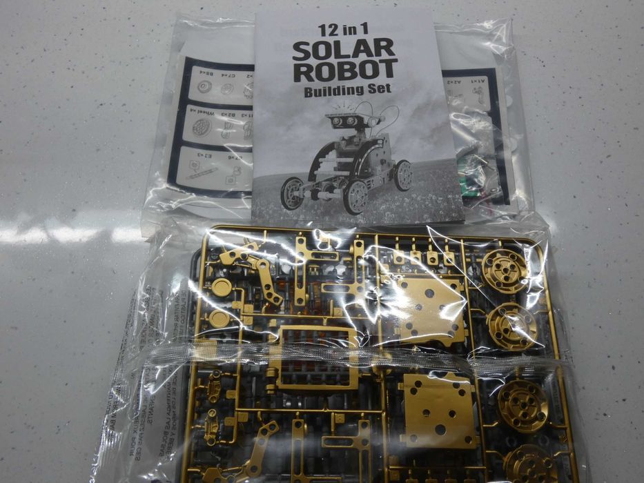 Соларен Робот Стем Детски конструктор 12 в 1, Solar Robot SТЕМ Играчка