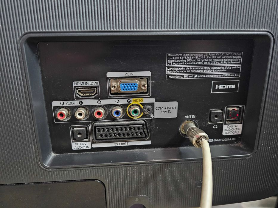 Телевизор Samsung L T22B350EW с цифров тунер