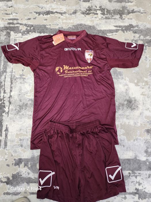 Vind Costume Fotbal Givova