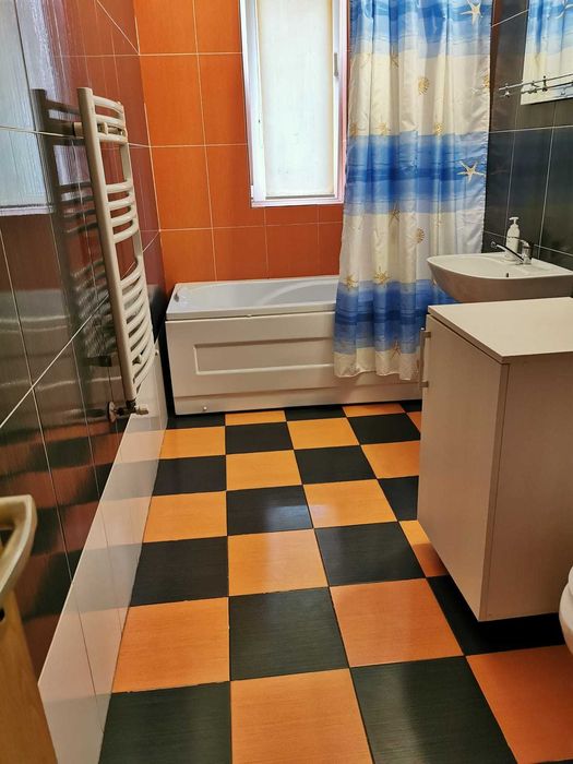 Apartament 2 camere de închiriat – zona Nicolina, etaj 1, aprox. 70 mp