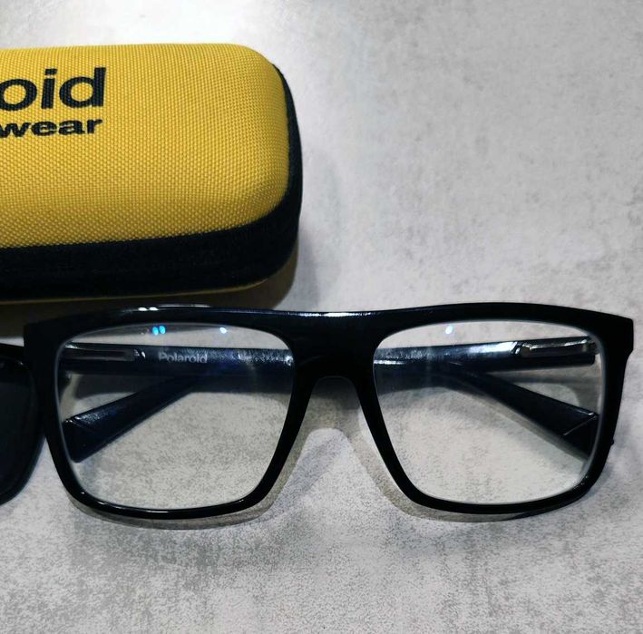 Продавам очила Polaroid PLD6230