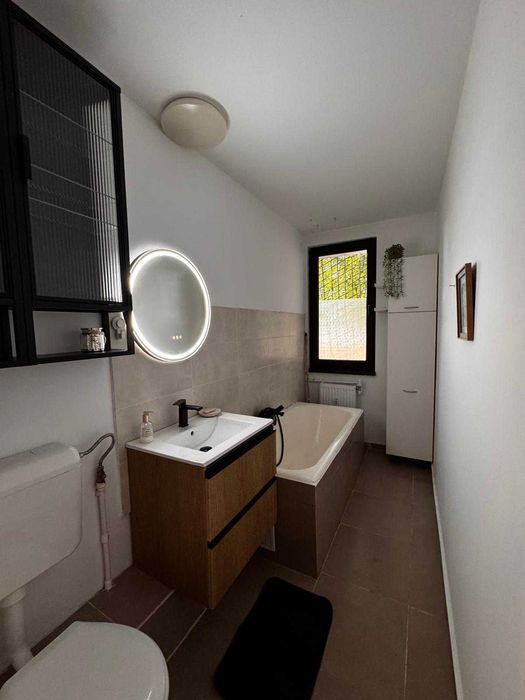 Garsonieră de închiriat – 34 mp, complet renovată, la 6 minute de metrou Valea Ialomiței