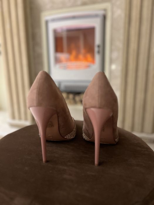 Vand pantofi eleganti