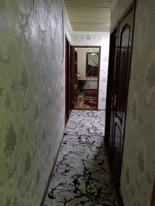 Uy sotiladi 3 xonali chirchiq sh. 8m.r