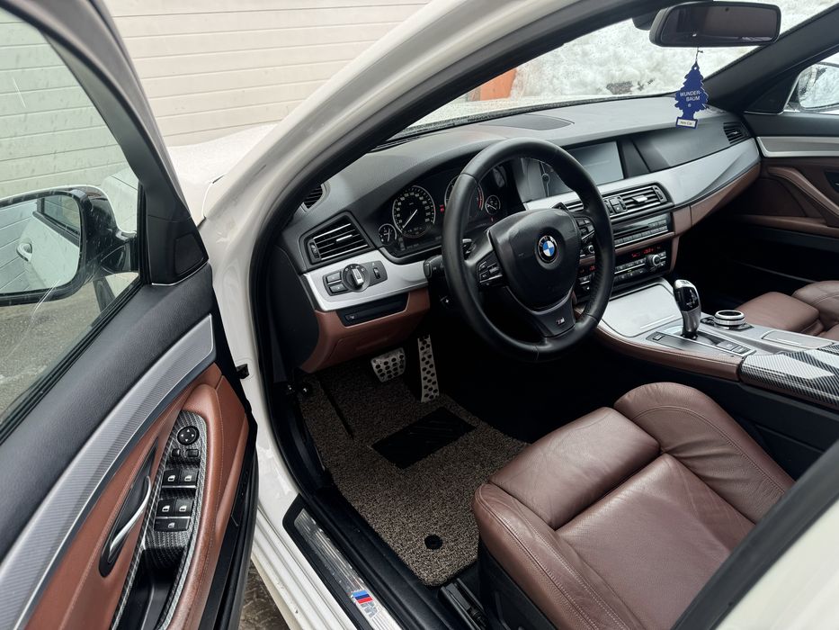 Bmw 520D M pachet, HUD, Trapa, Piele maro, Posibilitate Rate
