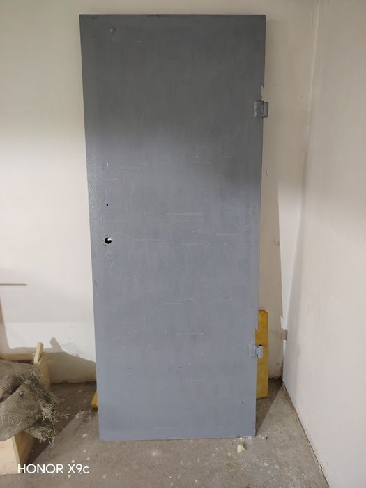 Железная дверь. Район Армана.