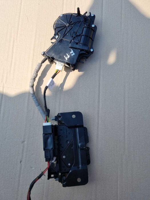 Broasca incuietoare portbagaj BMW F11 F10 Soft Close Seria 520d 525d