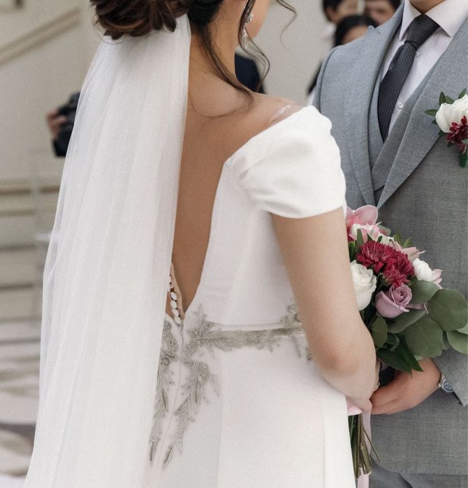 Свадебное платье со всем комплектом