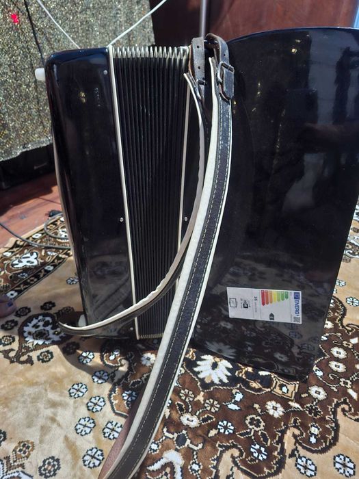 Acordeon de vanzare