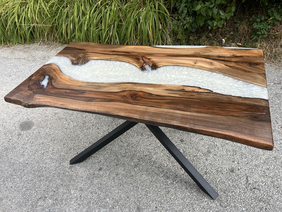 Помощни и холни масички с епоксидна смола