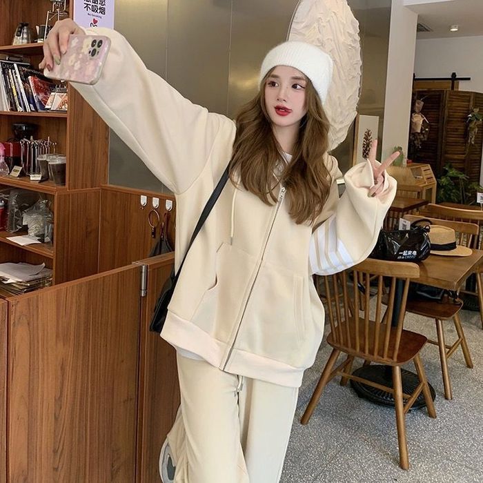 Спортивная одежда(спортивка)