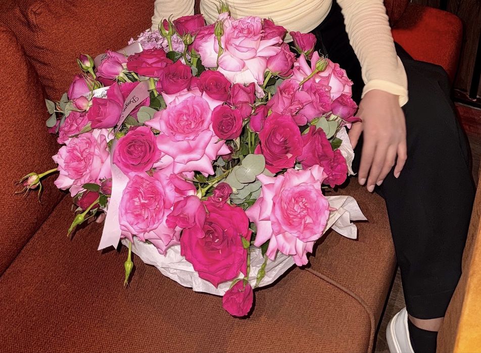 Әдемі гүл букеті сатылады