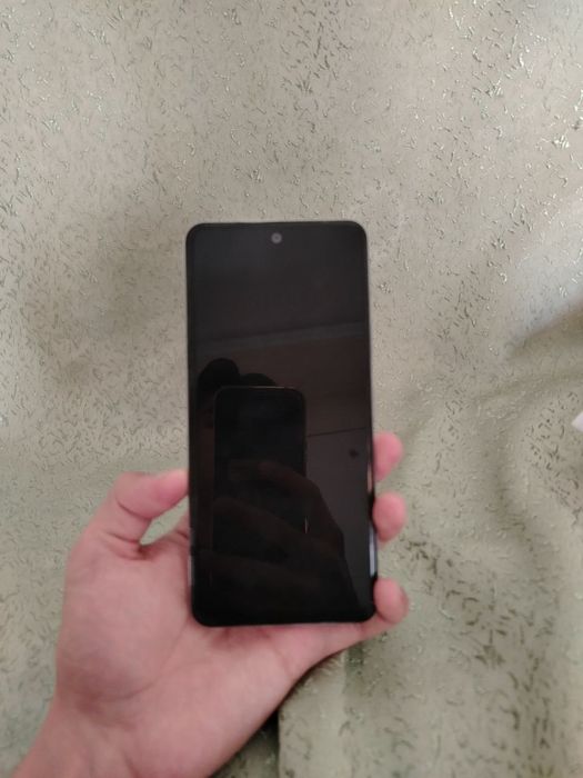 VIVO v40 lite 256 / 12 gb