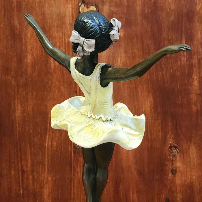 Бронзова скулптура на балерина по модел на Preiss