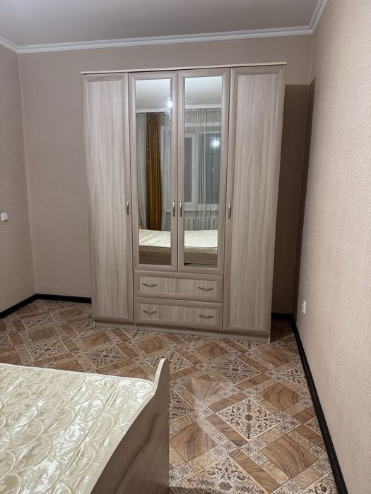 Комната студент қызға