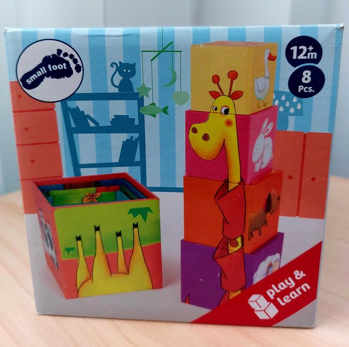 Turn de stivuire pentru copii - Small Foot, 8 cuburi, +12 luni