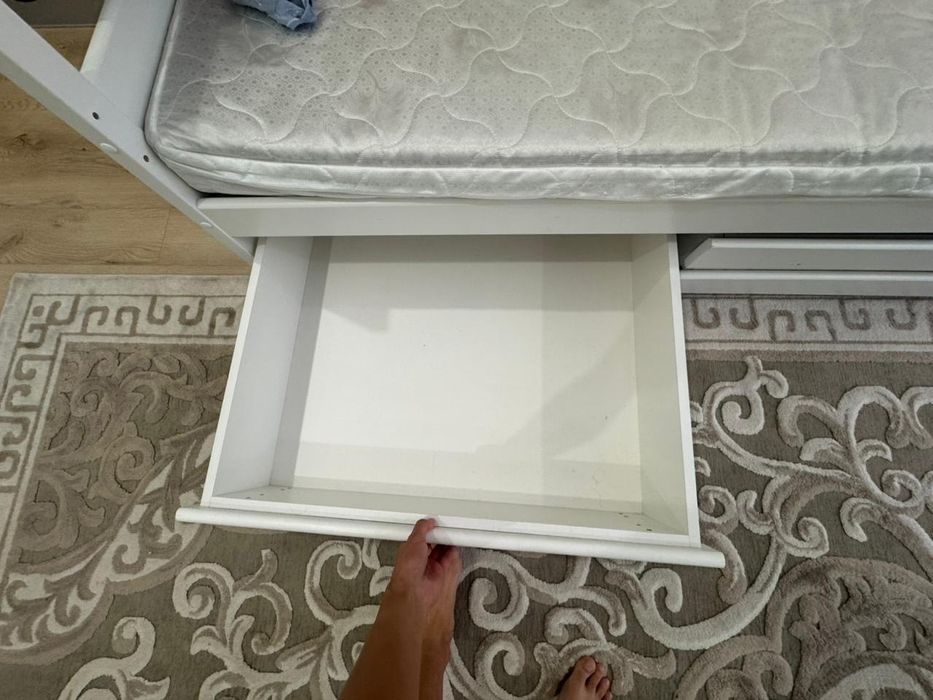 Подростковые кровати из массива дерева