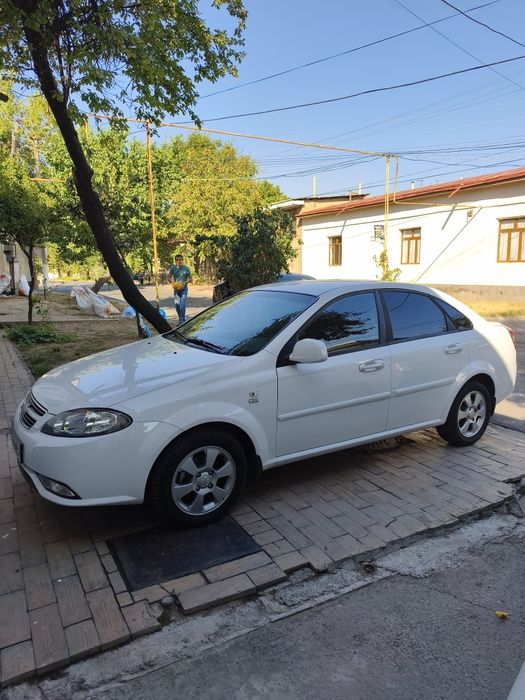 Gentra 3 poz avtomat. Toza. Benzin.