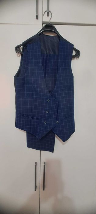 Продаю костюм для молодежи