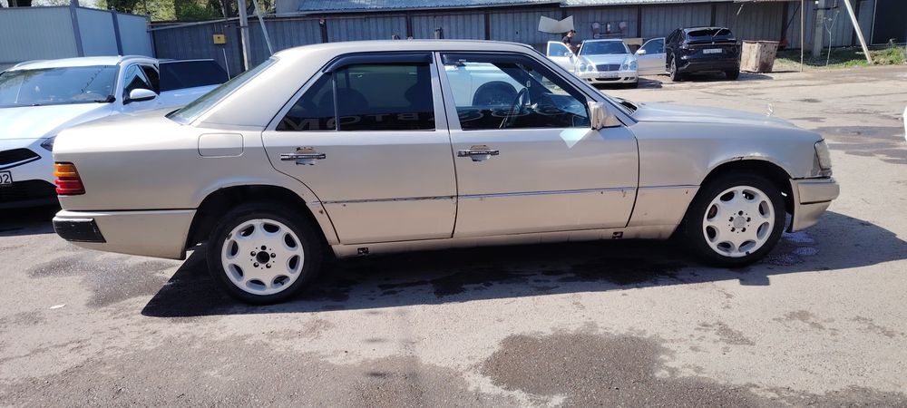 мерседес бенз Е 300