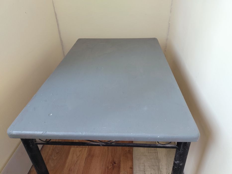 Стол кухонный со стулями