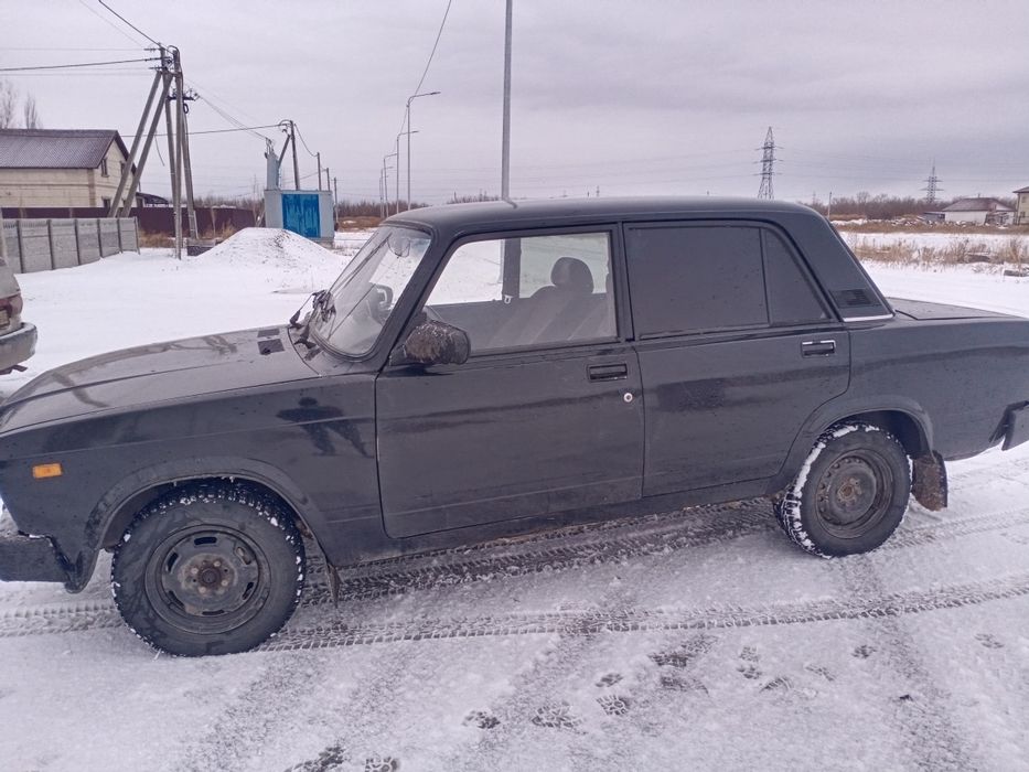 Машина ваз 2107 в хорошем состояние