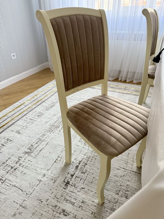 Продам стол и стулья