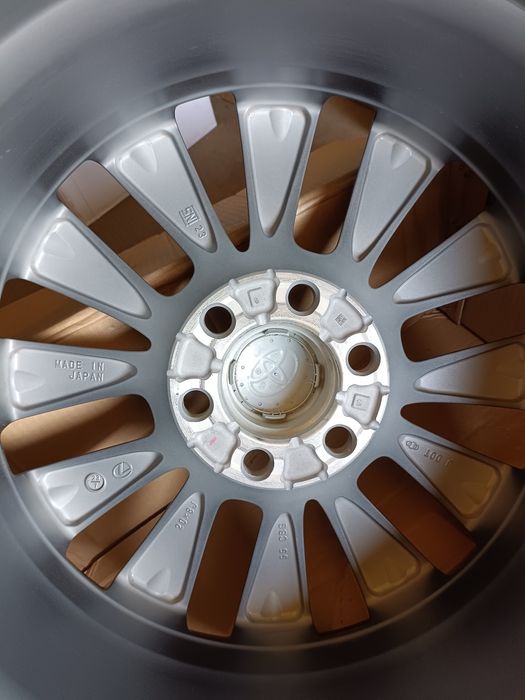 Тойота300 20е оригинал. Новые.