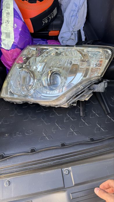 Фара Pajero 4 левая