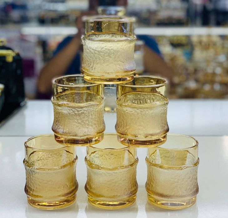 Набор стаканов с подставкой идеально подходит для подарков