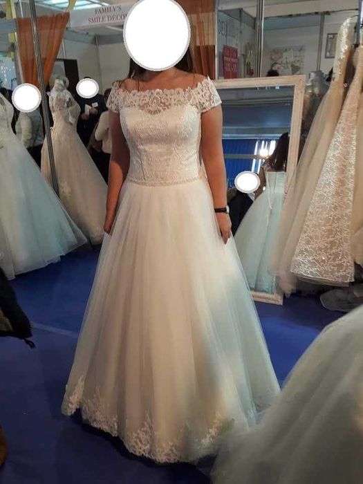 Rochie mireasa + voal si crinolina