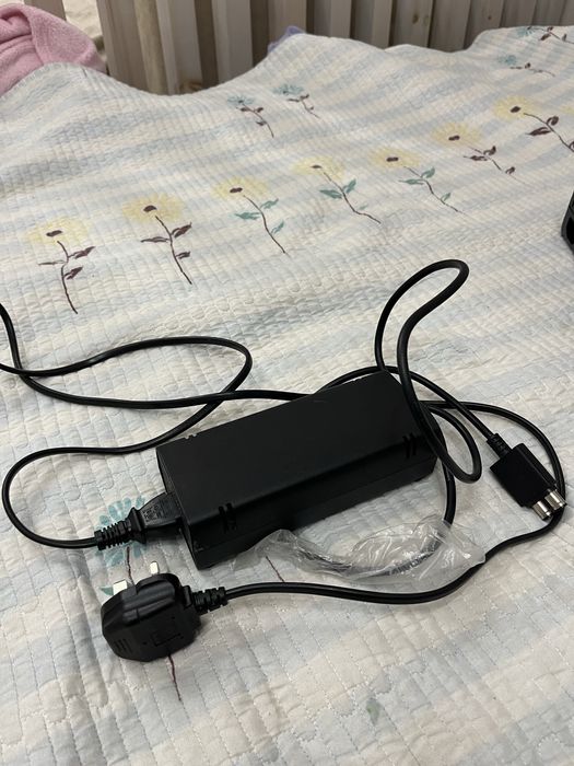 Продам x box с кинектом