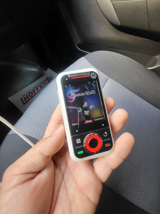 Motorola perfektum aparat  sotiladi