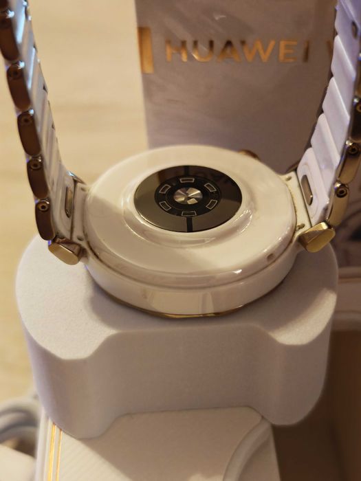 КАТО НОВ Huawei Watch GT 5 Pro 42mm - Yettel Гаранция 2027