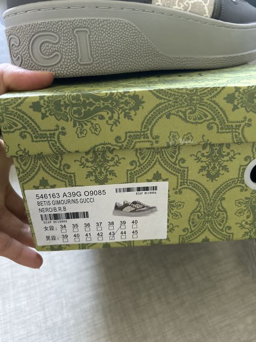 Gucci  новые 43р подойдет на 42р