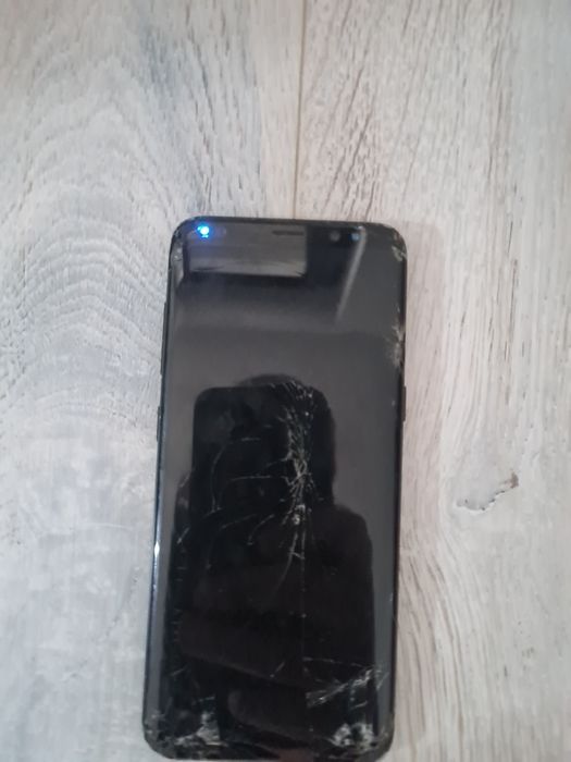 Samsung Galaxy S8 (G950) pentru piese – Placa de bază funcțională