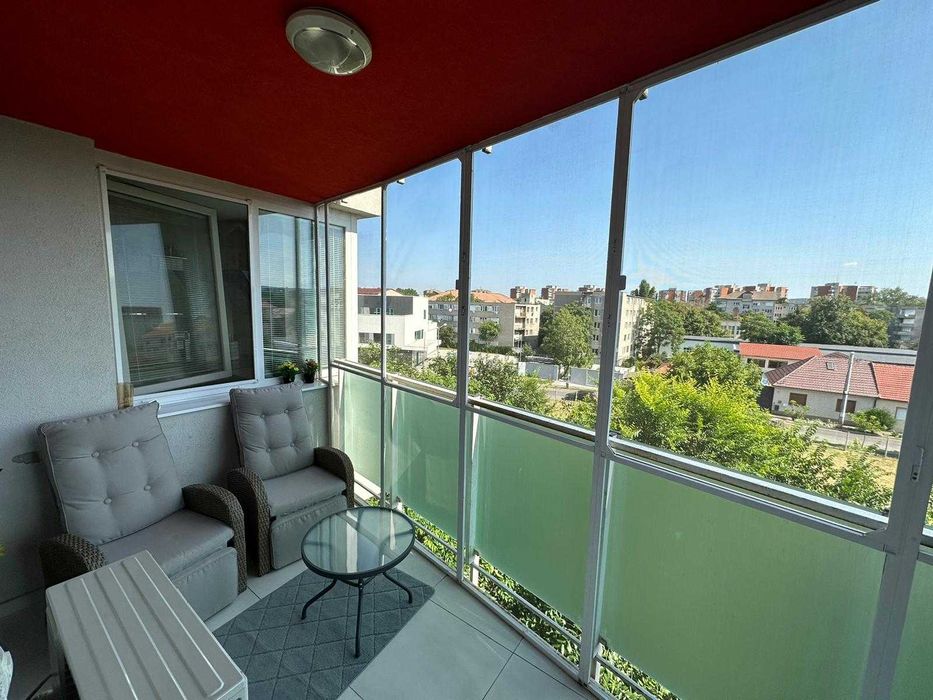 Apartament elegant 2 camere, bloc nou (ARED), etaj 3, complet mobilat si utilat, balcon amenajat, PARCARE PRIVATA inclusa in pret - 159000 Euro